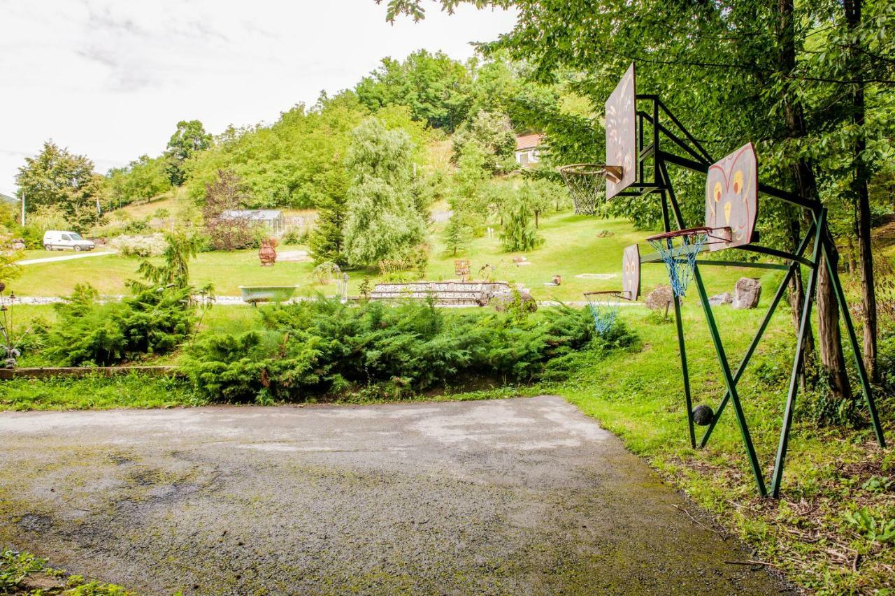 Country House With A Pool In Medvednica Nature Park ซาเกร็บ ภายนอก รูปภาพ